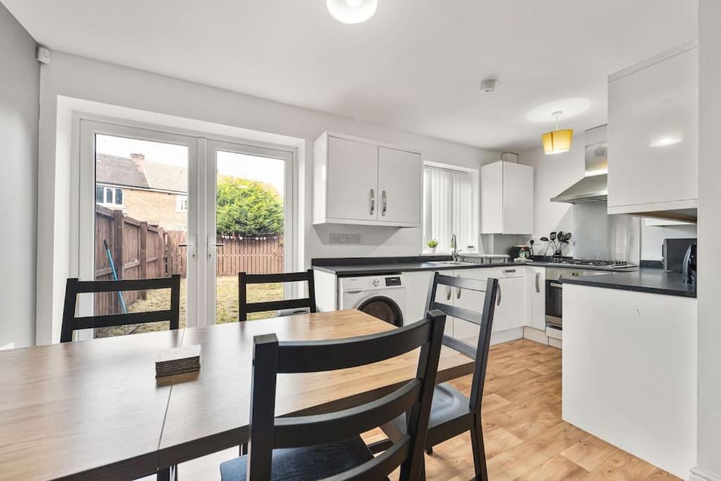 Holiday home Colourful For Business & Leisure, West Yorkshire, Sleeps 7 Bradford (West Yorkshire)